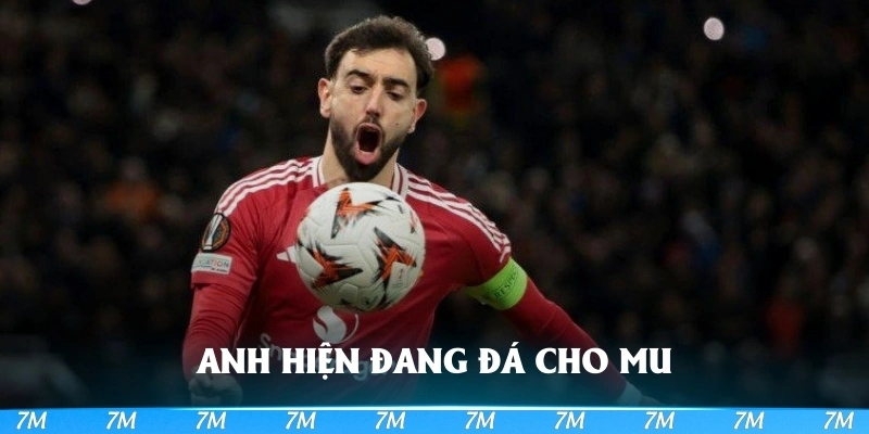 Anh đang đá cho MU
